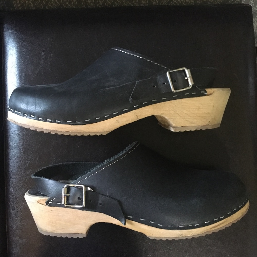MIA clogs